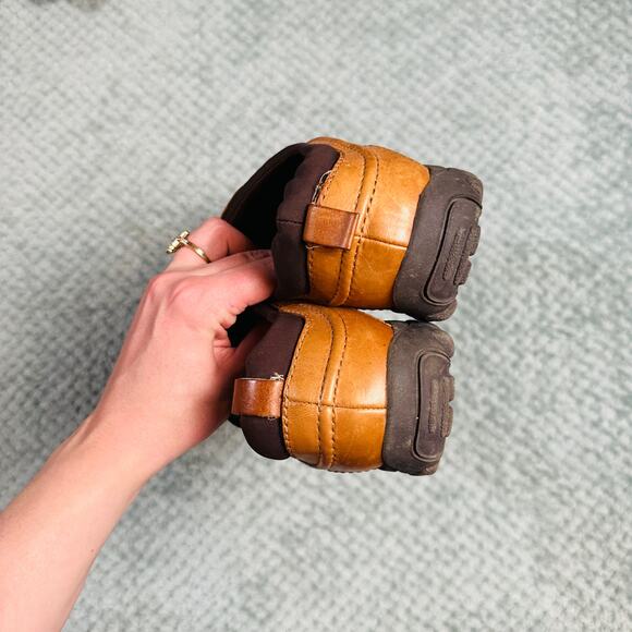 Vintage AK Anne Klein Warm Brown Leather Lined Low Duck Boots Preppy - Picture 4 of 6